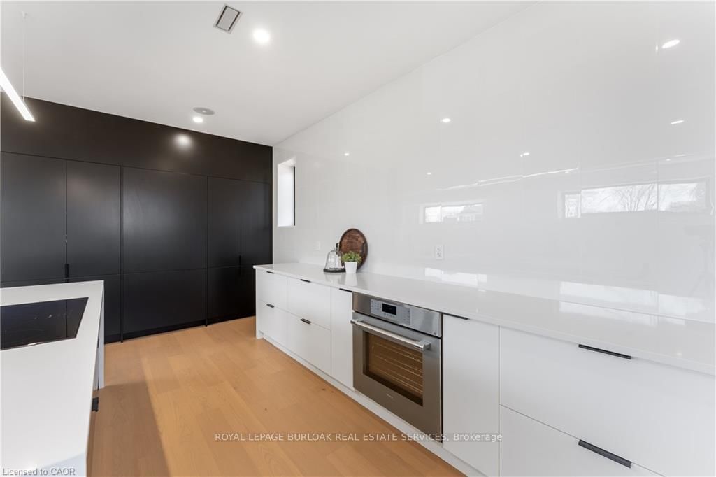5427 ANTHONY Place • Burlington, ON photo 14