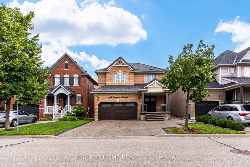645 Caldwell Crescent