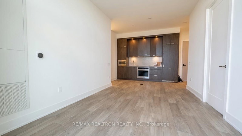 PH 35 - 858 Dupont Street