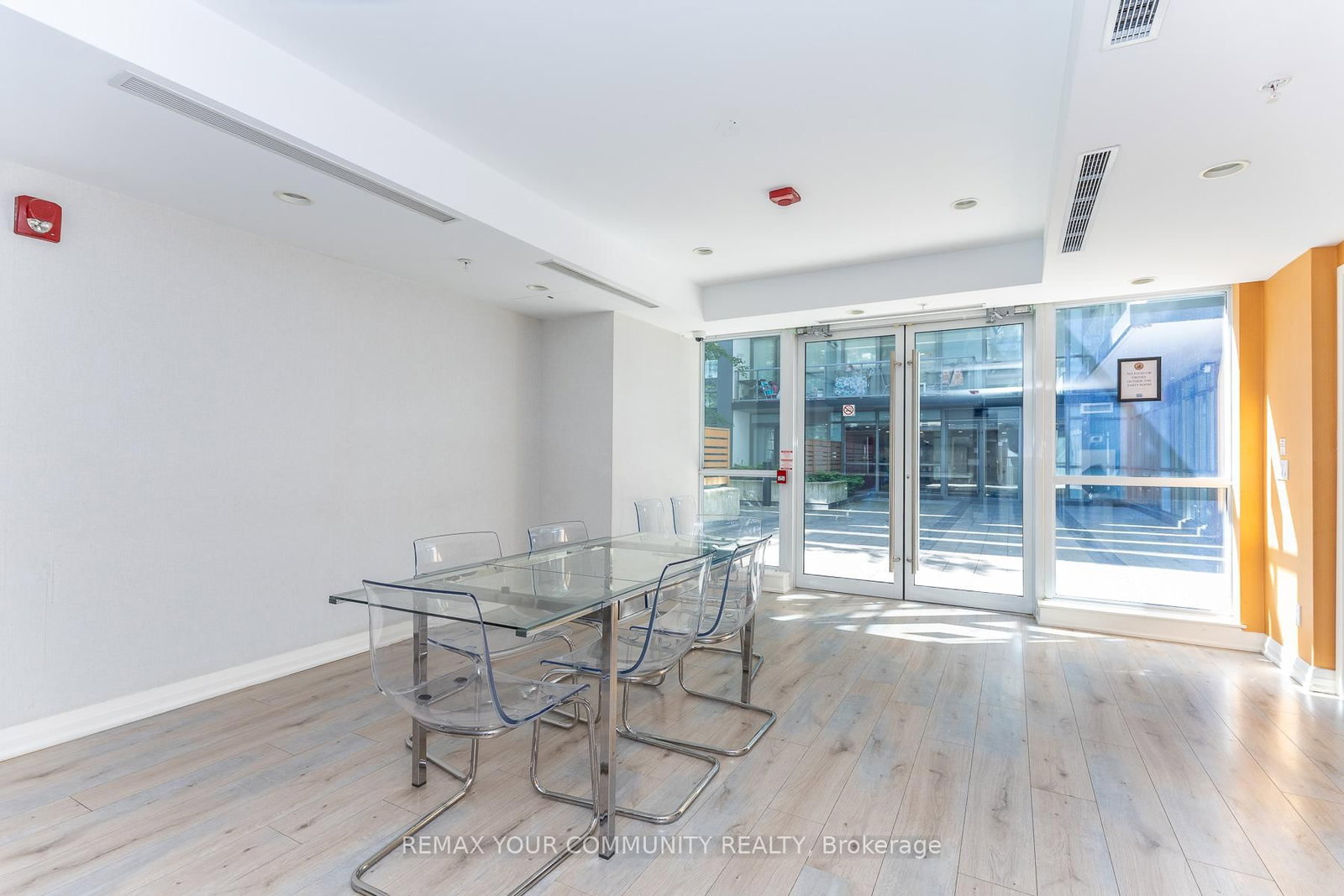 15 James Finlay Way • #706 • Toronto, ON photo 39
