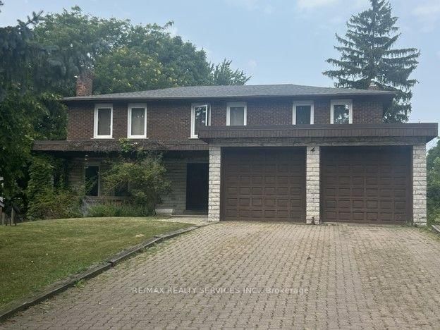 4 Pine Ridge Lane