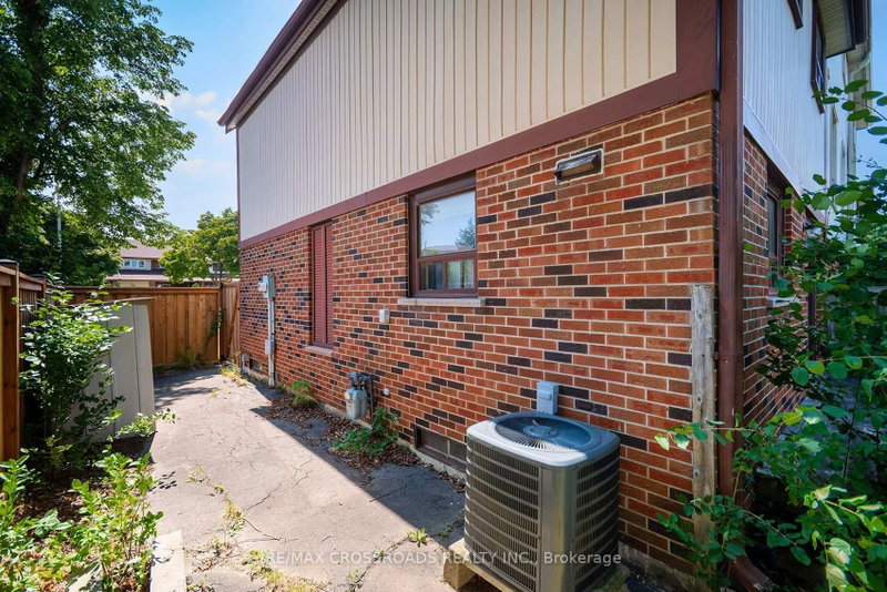 54 Omega Brampton,ON L6Z 1K5 — Photo 38