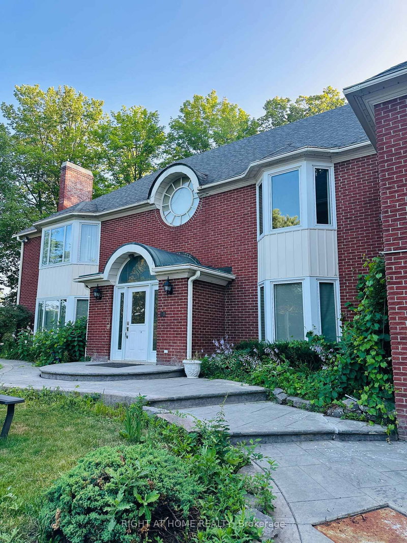 12 Keily Crescent E
