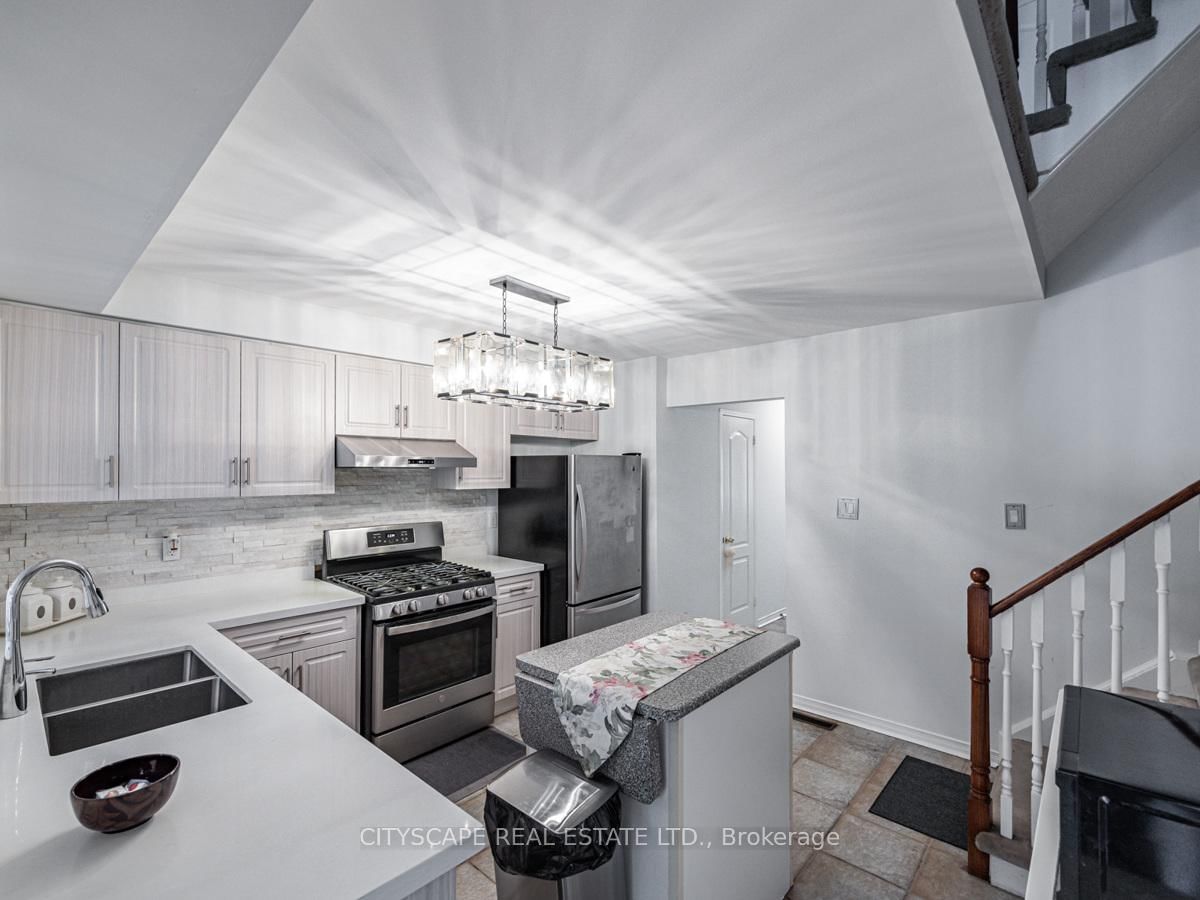 1292 Sherwood Mills Mississauga,ON L5V 2G8 — Photo 5