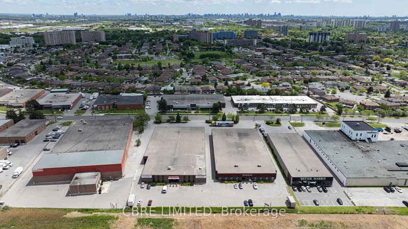 320 Norfinch Dr photo 3