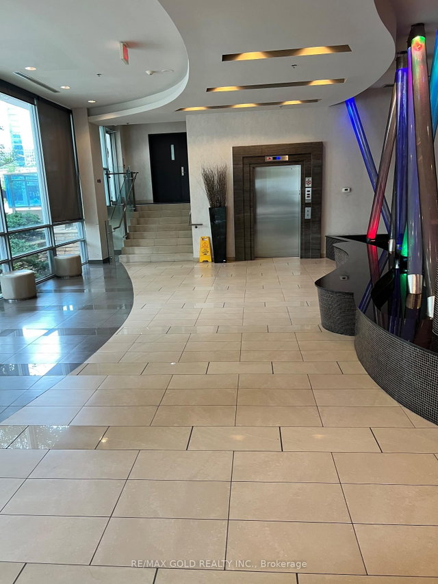 610 - 70 Absolute Avenue