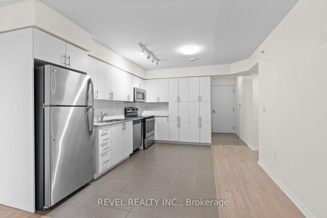 510 - 830 Lawrence Avenue W