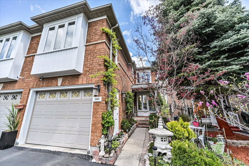 5481 Palmerston Crescent