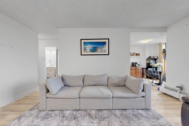 4645 Jane Toronto,ON M3N 2K9 — Photo 6