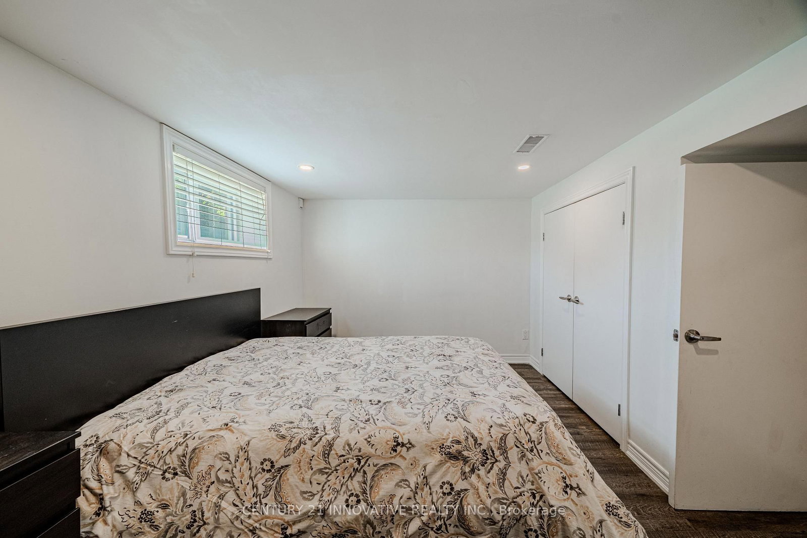 Detached House for sale at 60 Dorking Crescent, Toronto, Ontario, M3M 2B6 - Downsview-Roding-CFB - MLS: W13610218