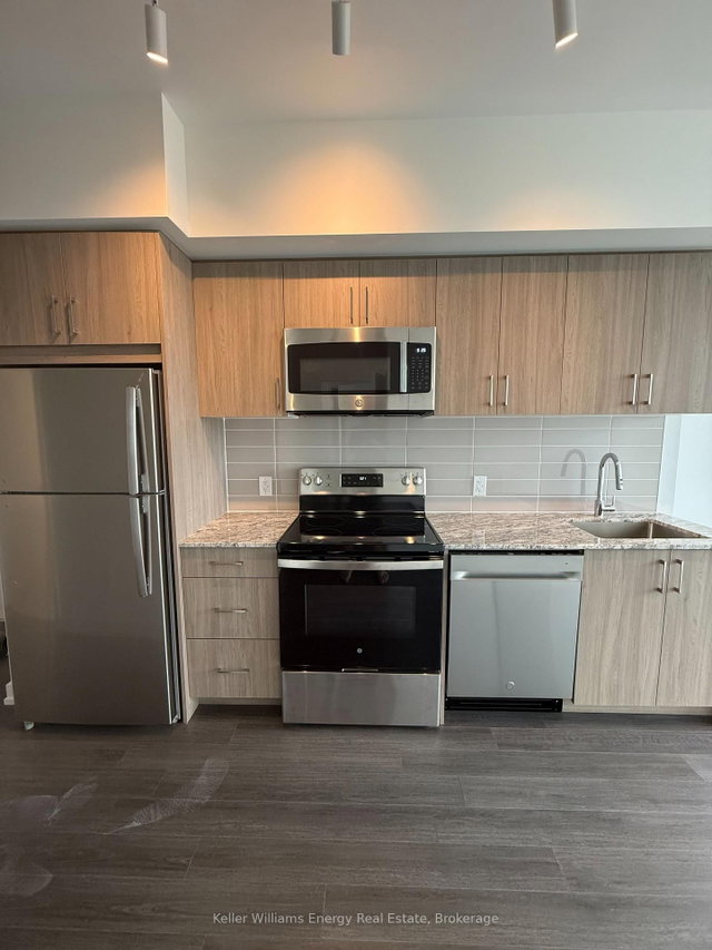 713 - 4010 Eglinton Avenue W