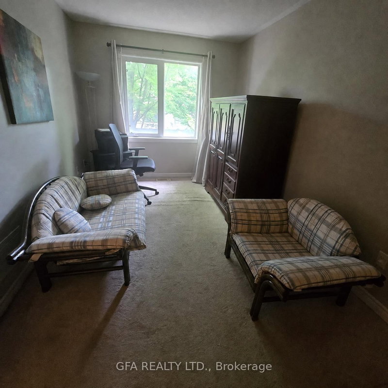 9 - 2600 GLENGARRY Road