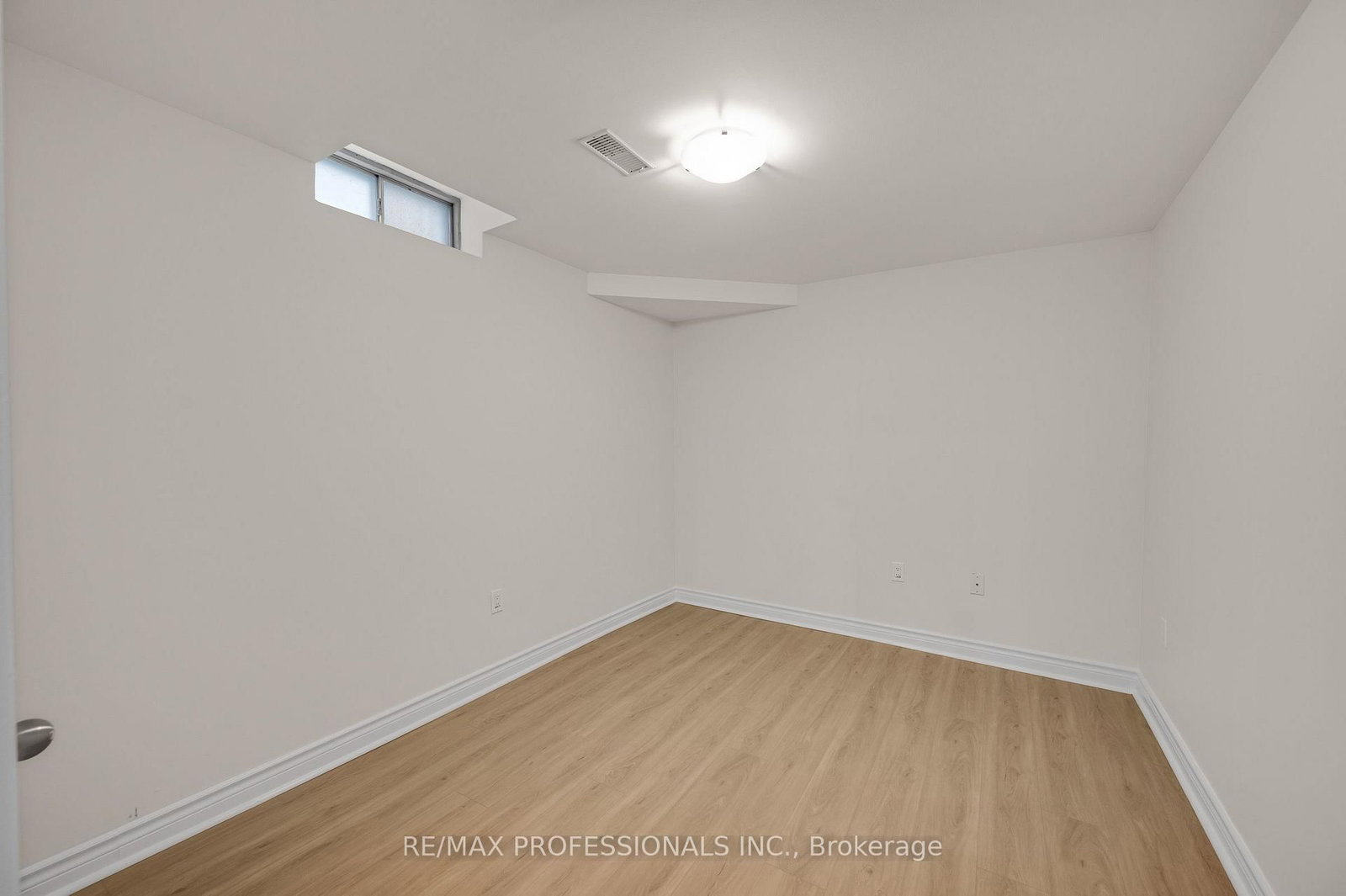2900 Tradewind Mississauga,ON L5N 6L2 — Photo 14