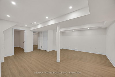 2900 Tradewind Mississauga,ON L5N 6L2 — Photo 4
