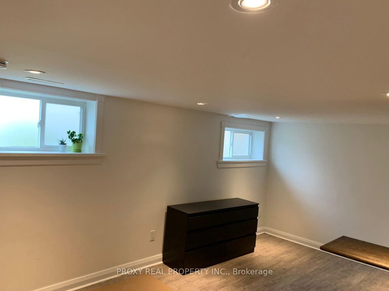 Bachelor - 39 Winston Park Boulevard