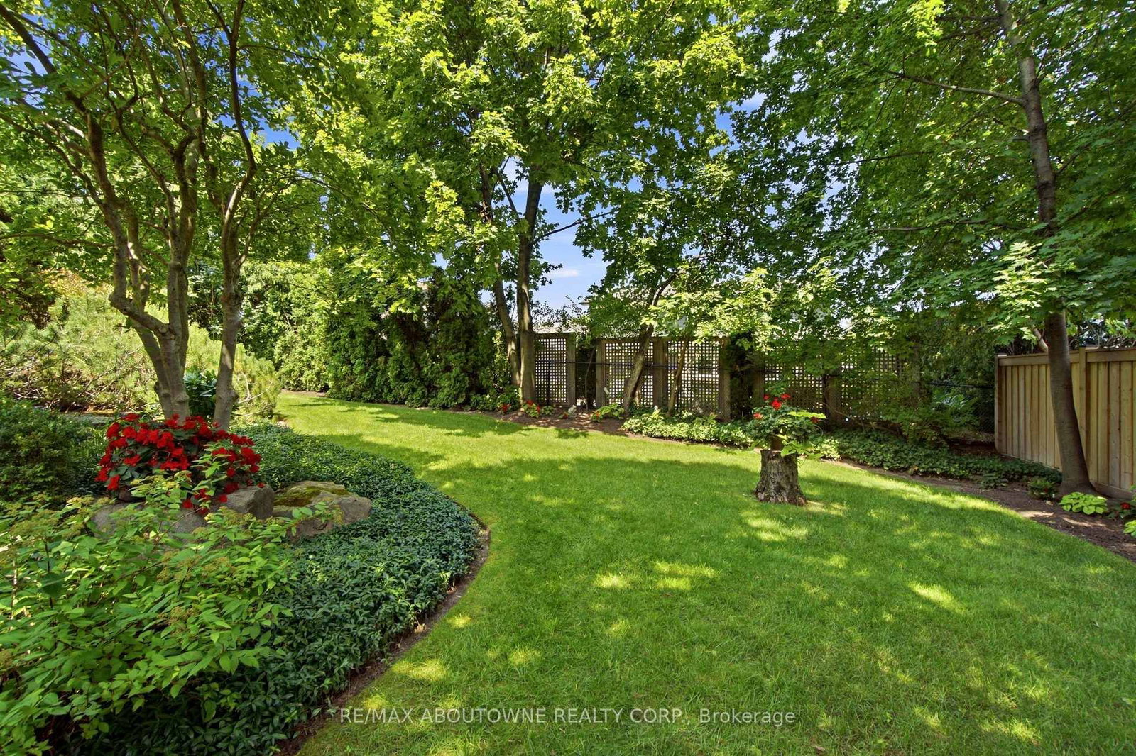 1090 Crofton Way • Burlington, ON photo 40