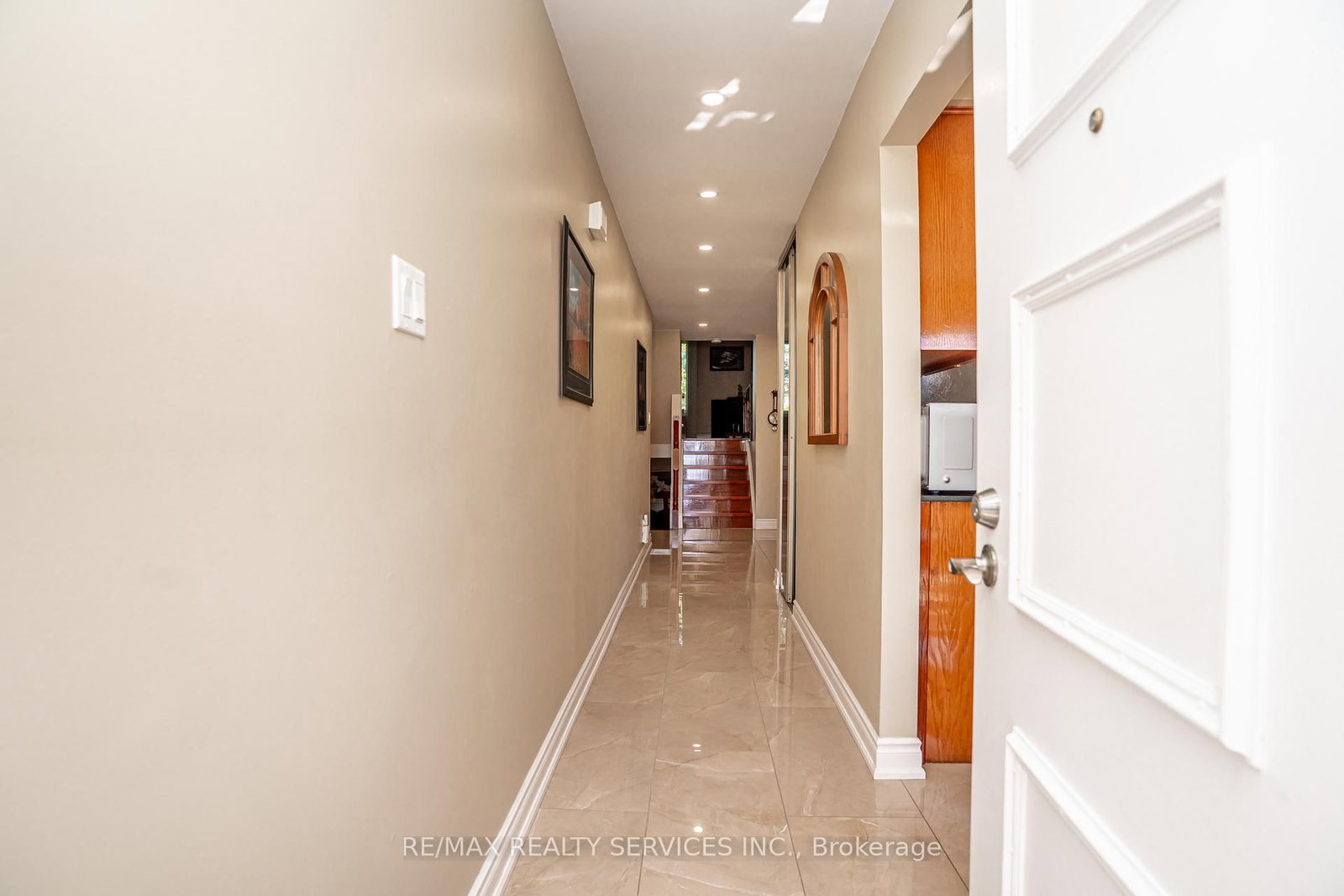 32 Winterfold Drive • Brampton, ON photo 4