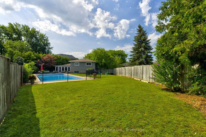 2225 Wyandotte Drive