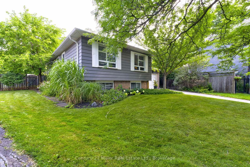 2225 Wyandotte Drive
