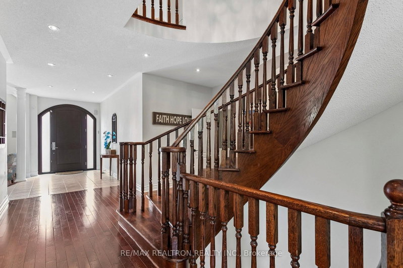 2207 Mariposa Road