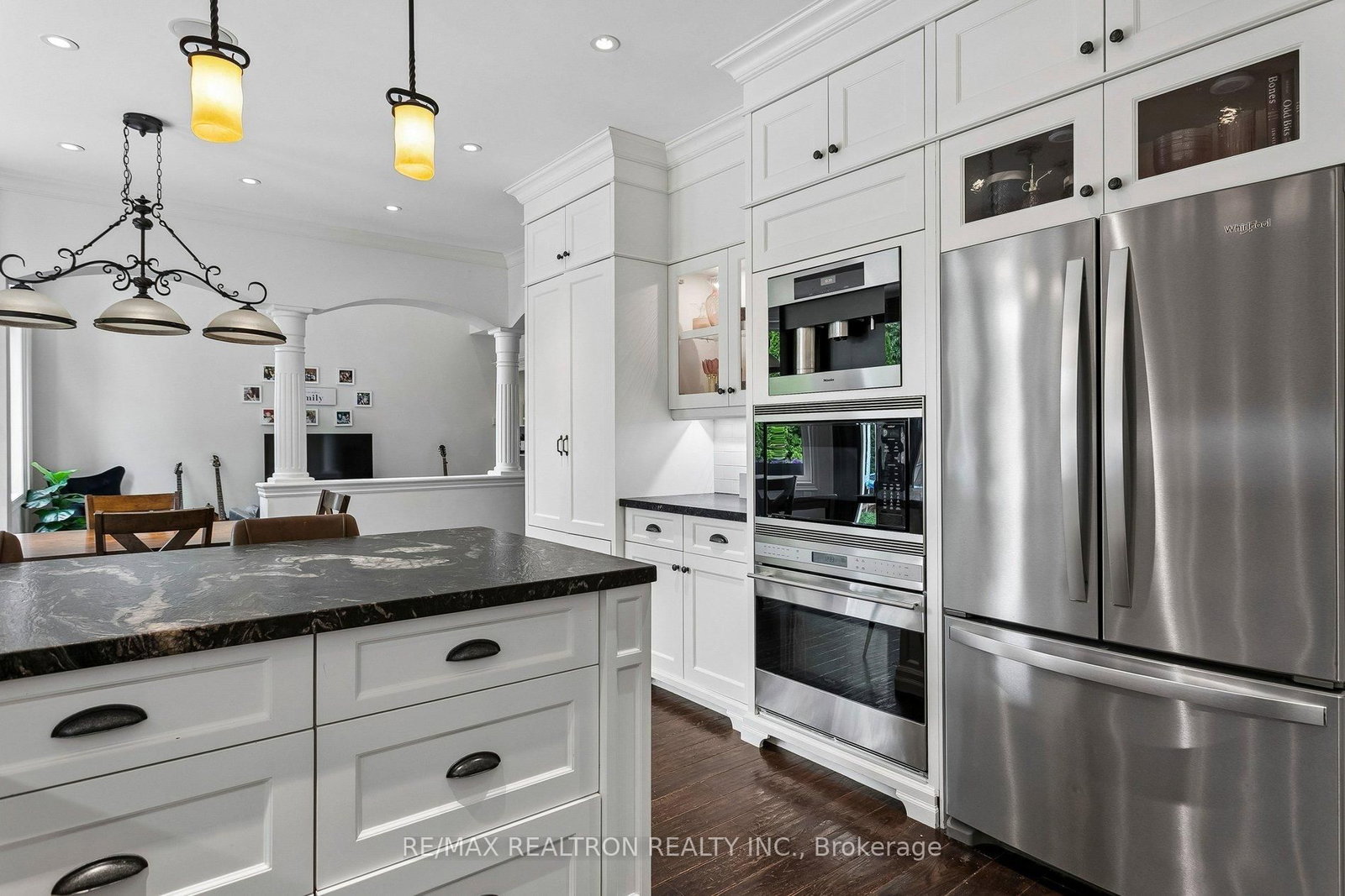 2207 Mariposa Road • Oakville, ON photo 8