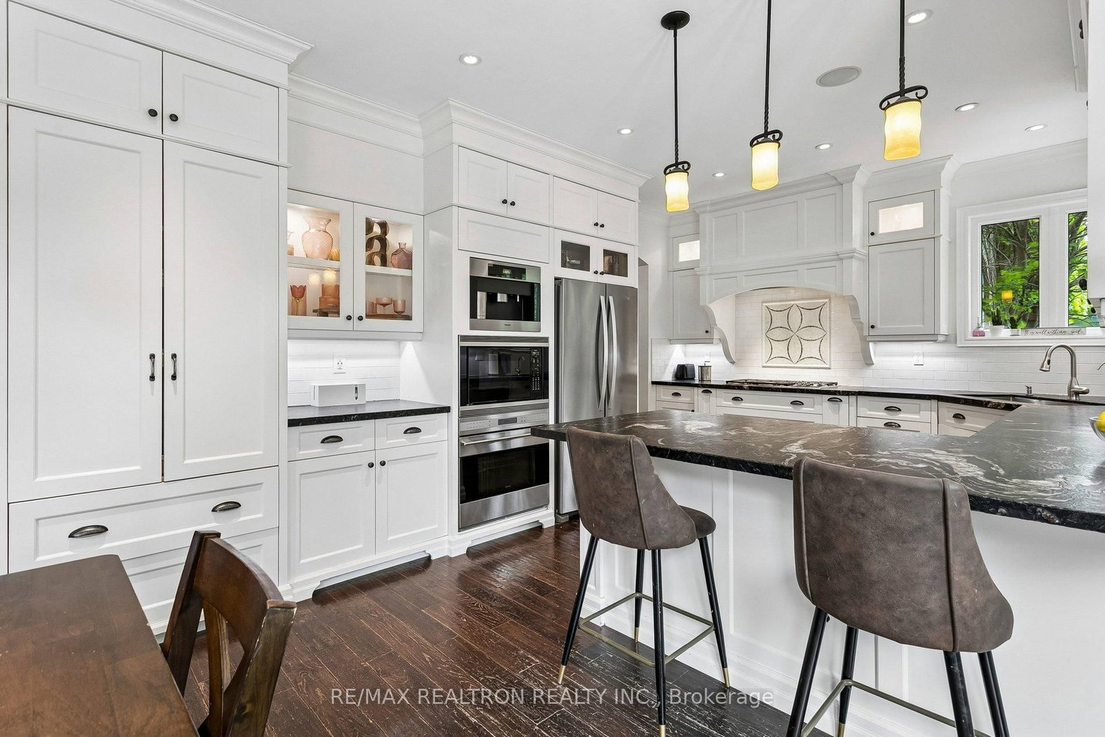 2207 Mariposa Road • Oakville, ON photo 9