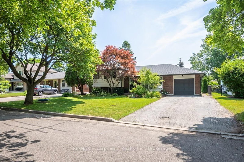 5410 Clive Crescent