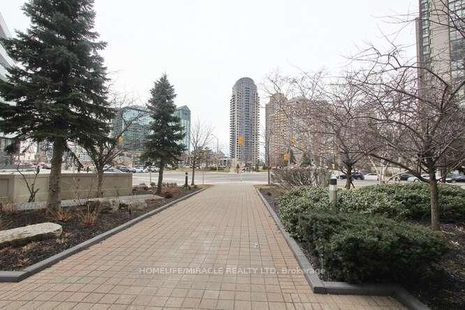 400 Webb Dr photo 4