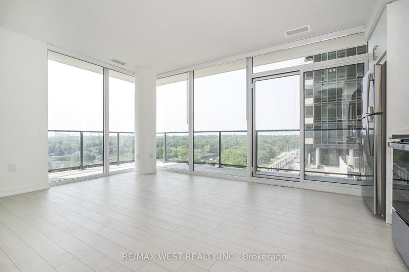 815 - 4010 Eglinton Avenue