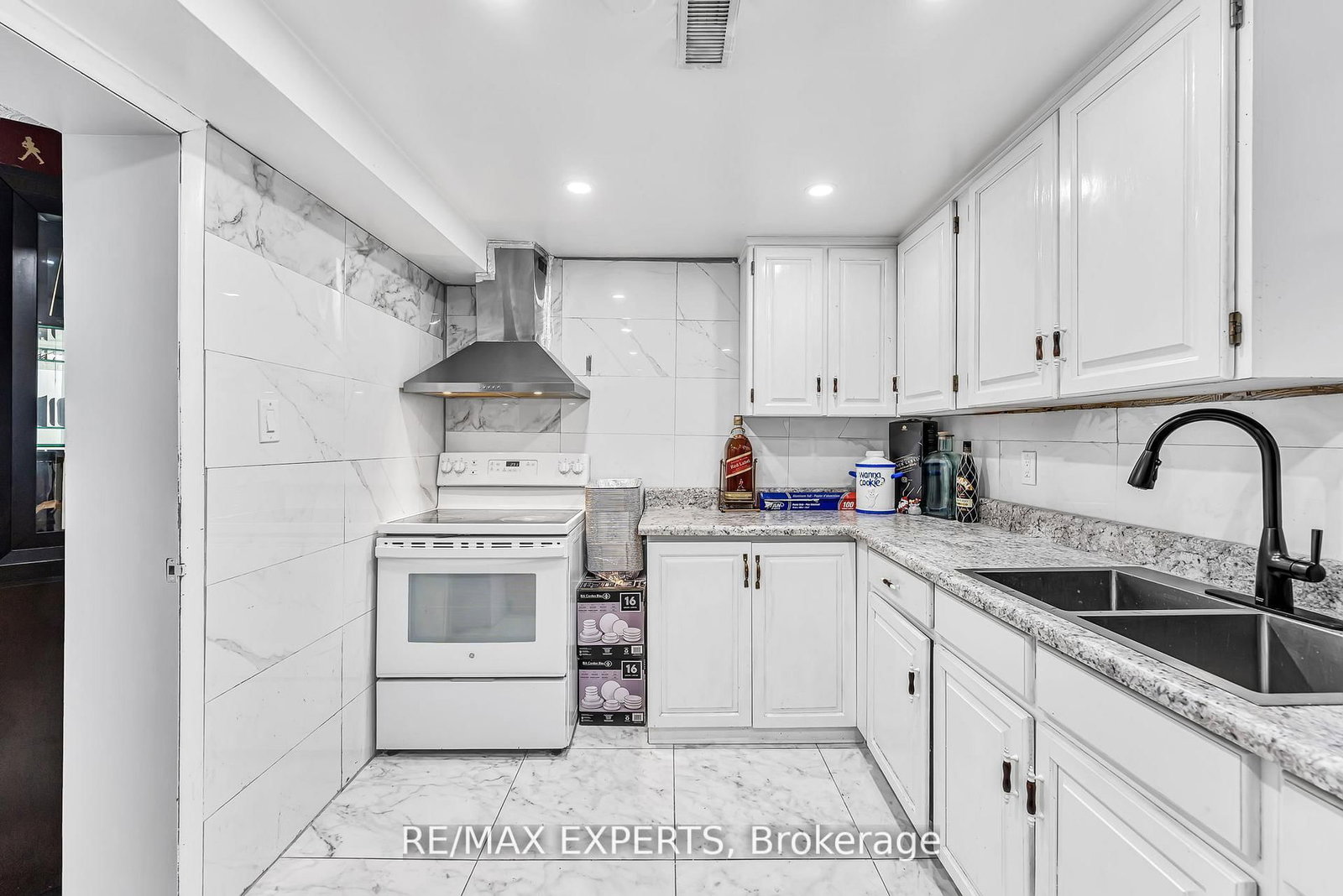 Listing Image 41