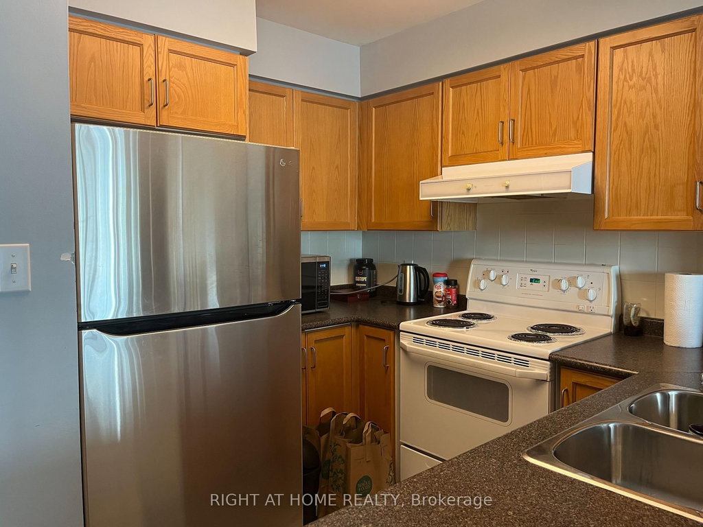 906 - 156 Enfield Place 2
