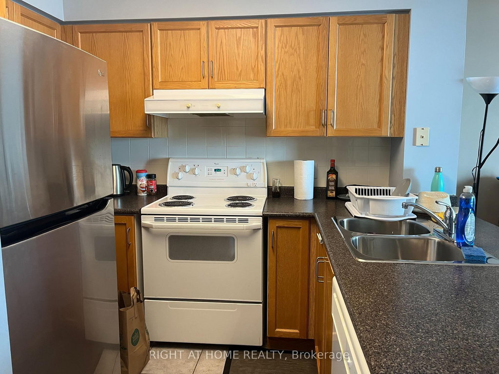 906 - 156 Enfield Place 3