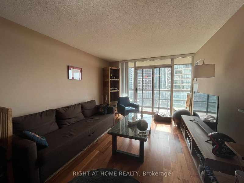 156 Enfield Pl photo 5