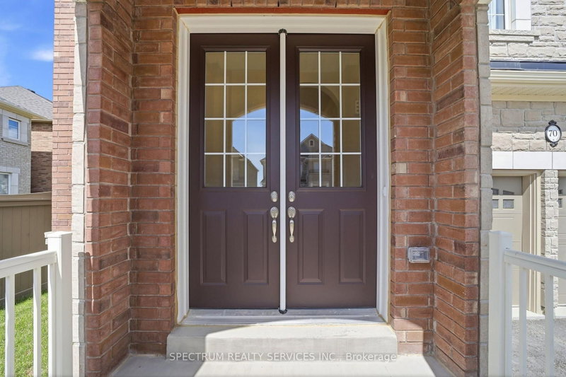 70 Stratford Drive
