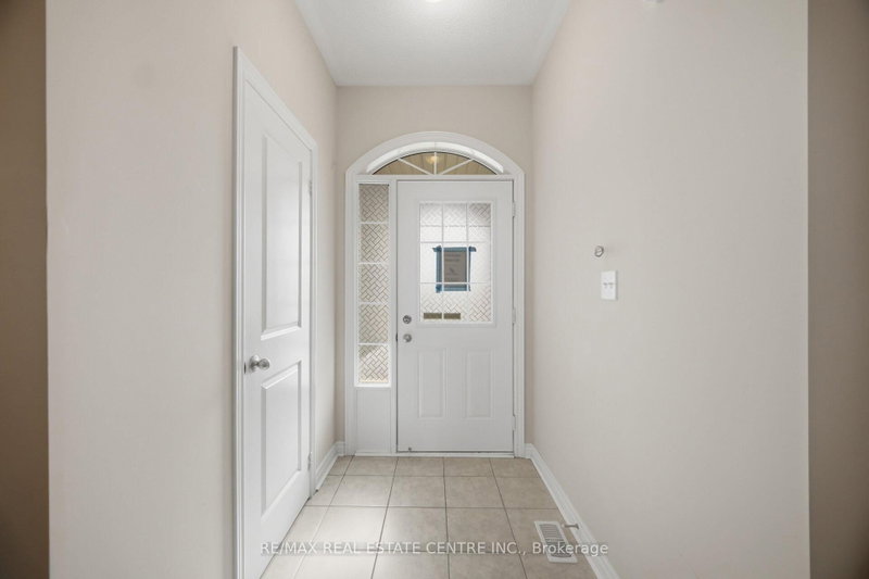 57 Benhurst Cres photo 5