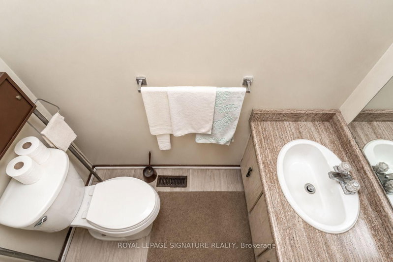 4040 Silverhaze Mississauga,ON L4W 3K1 — Photo 10