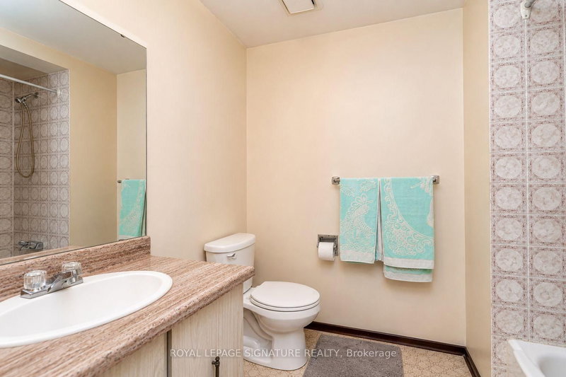 4040 Silverhaze Mississauga,ON L4W 3K1 — Photo 18