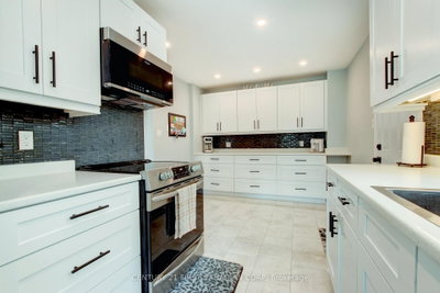 79 Newbridge Brampton,ON L6S 4B5 — Photo 12