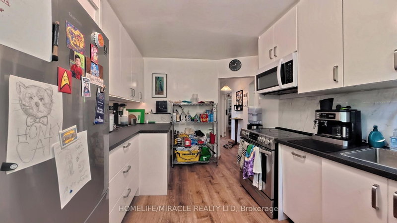 121 Medland Toronto,ON M6P 2N4 — Photo 10