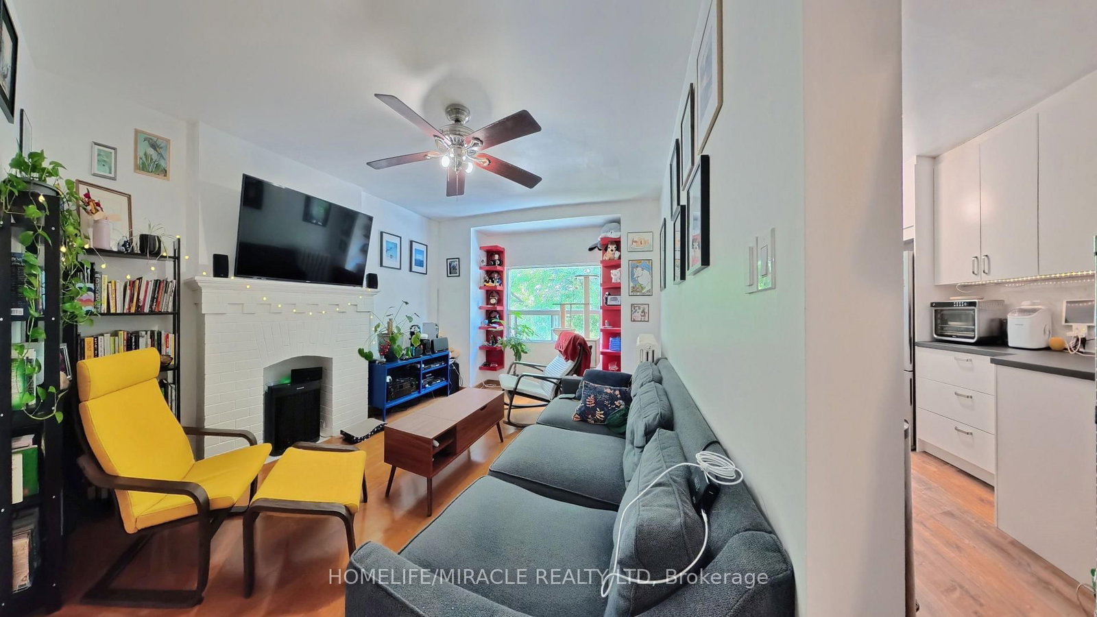 Listing Image 3