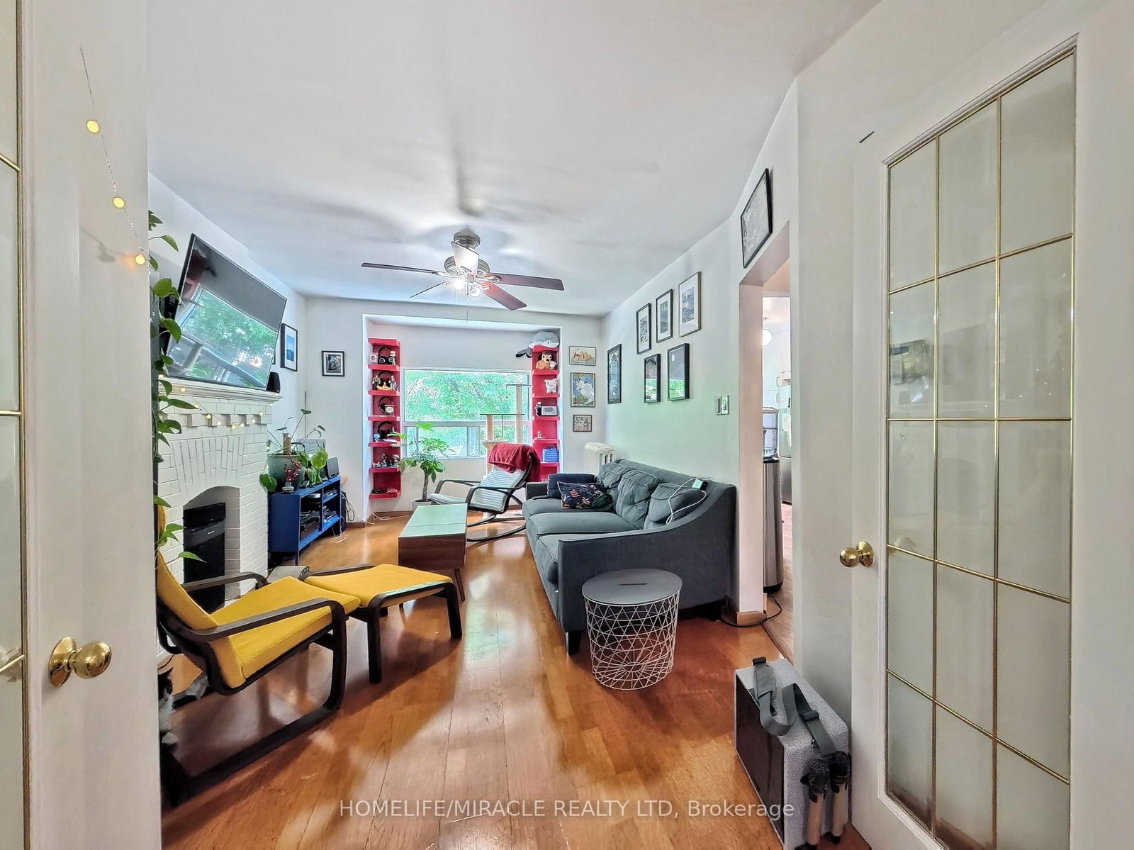 Listing Image 4