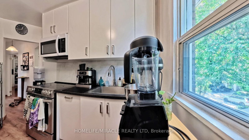 121 Medland Toronto,ON M6P 2N4 — Photo 9