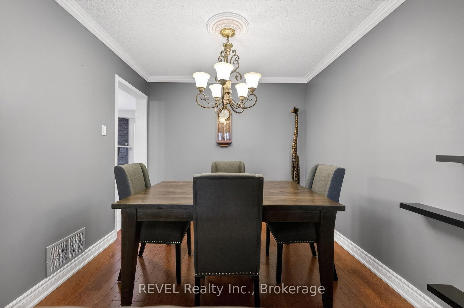 80 Dumfries Avenue • Brampton, ON photo 11