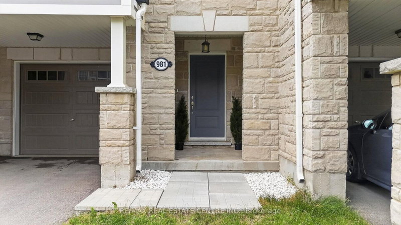 981 Alder Gate