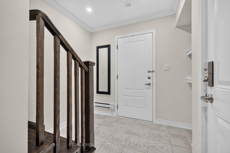 981 Alder Gate
