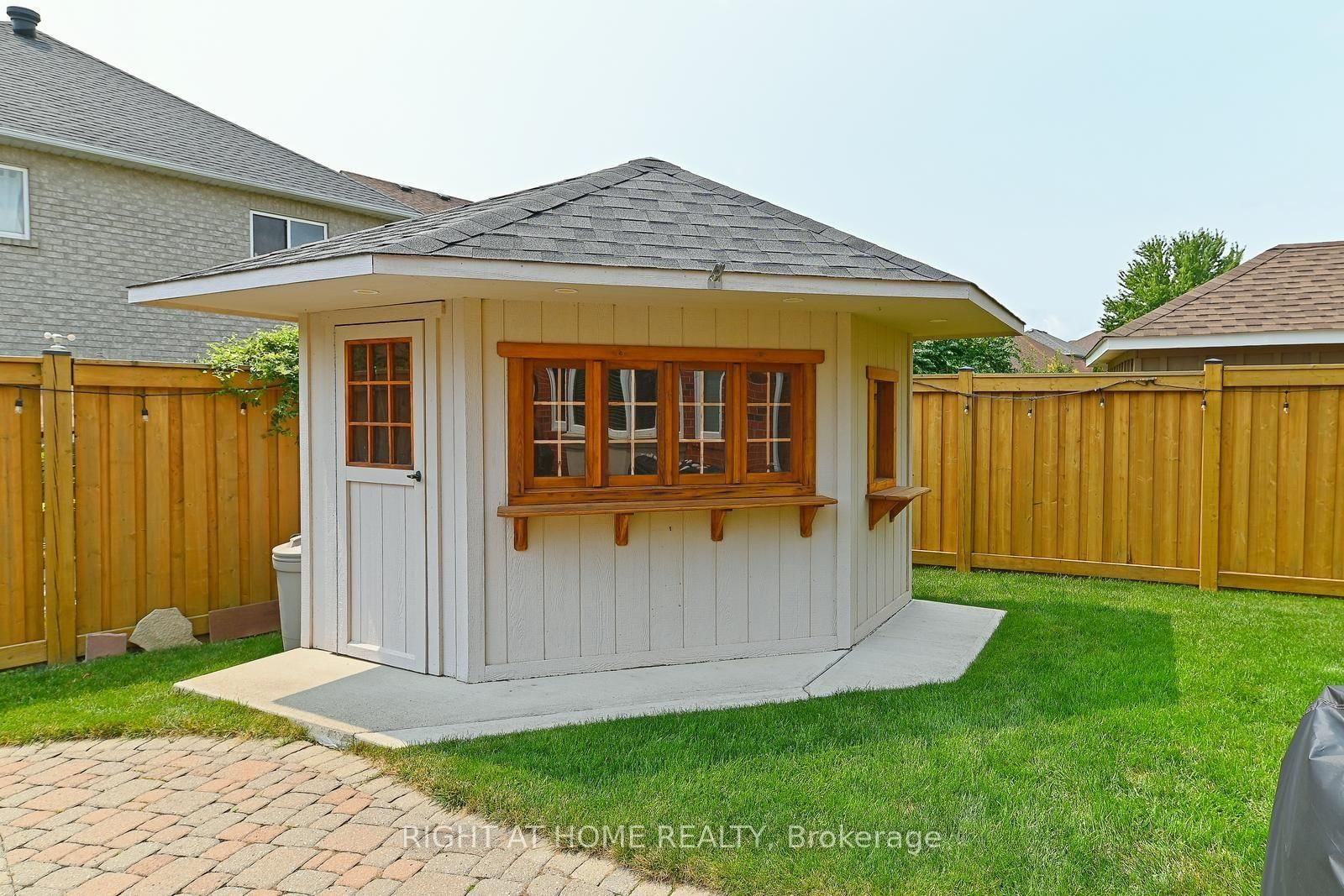 Listing Image 9