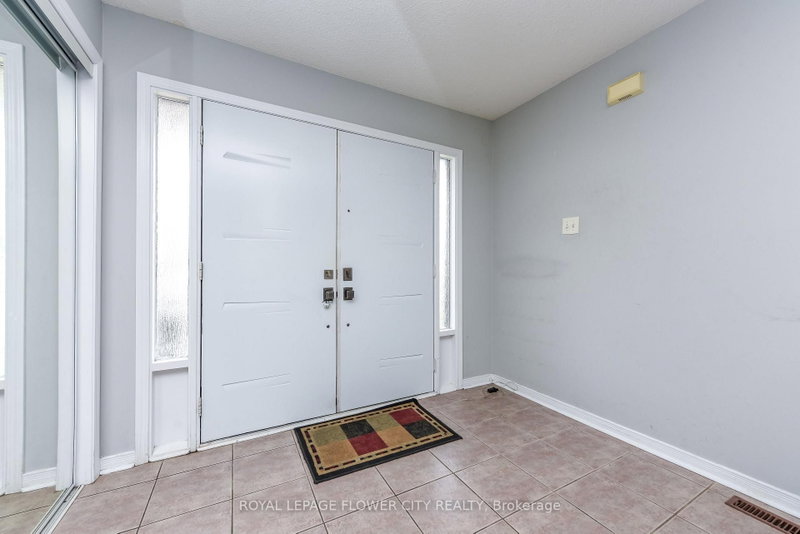 46 Pertosa Dr photo 4