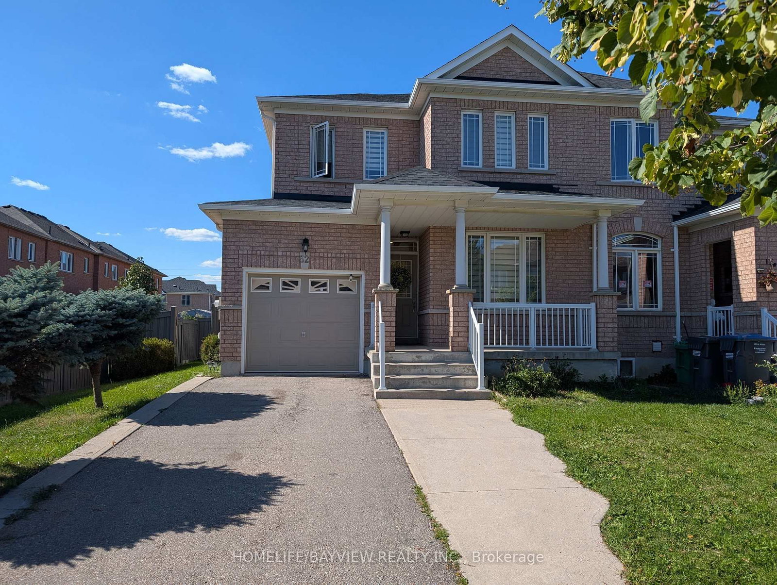 Townhouse for sale at 32 Devonsleigh Drive, Brampton, Ontario, L7A 3S3 - Fletcher's Meadow - MLS: W13616640