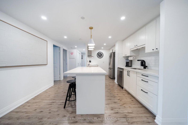 1110 - 812 Burnhamthorpe Road