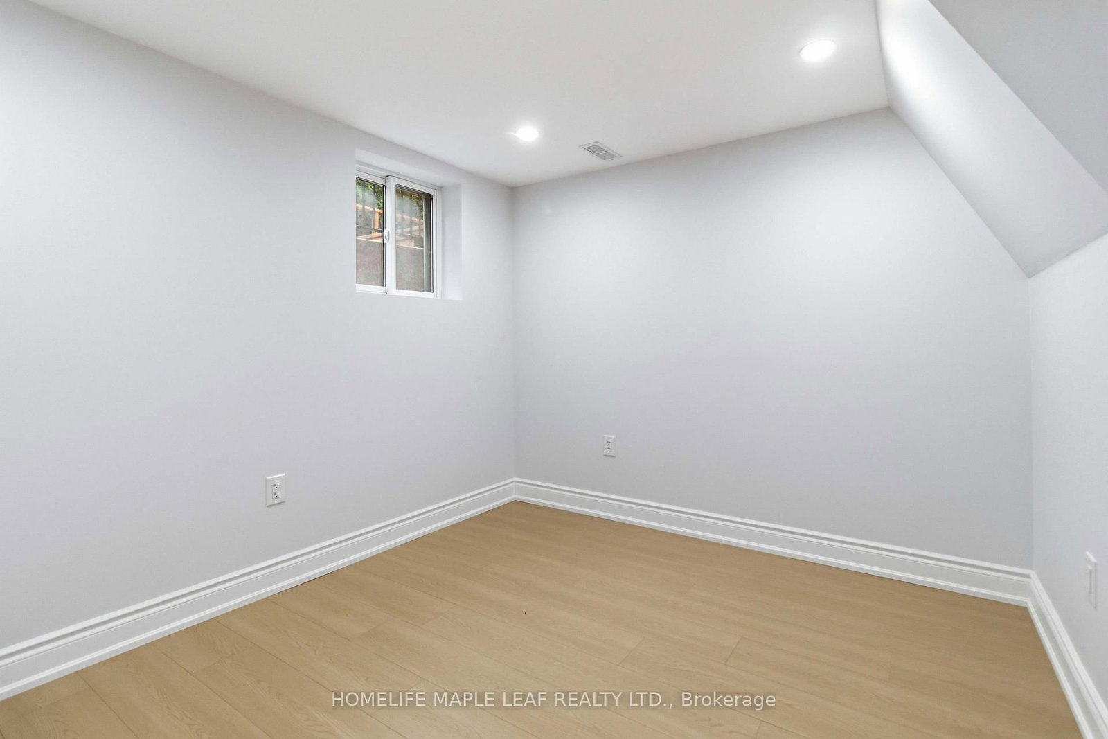 90 Burgby Avenue • Brampton, ON photo 38